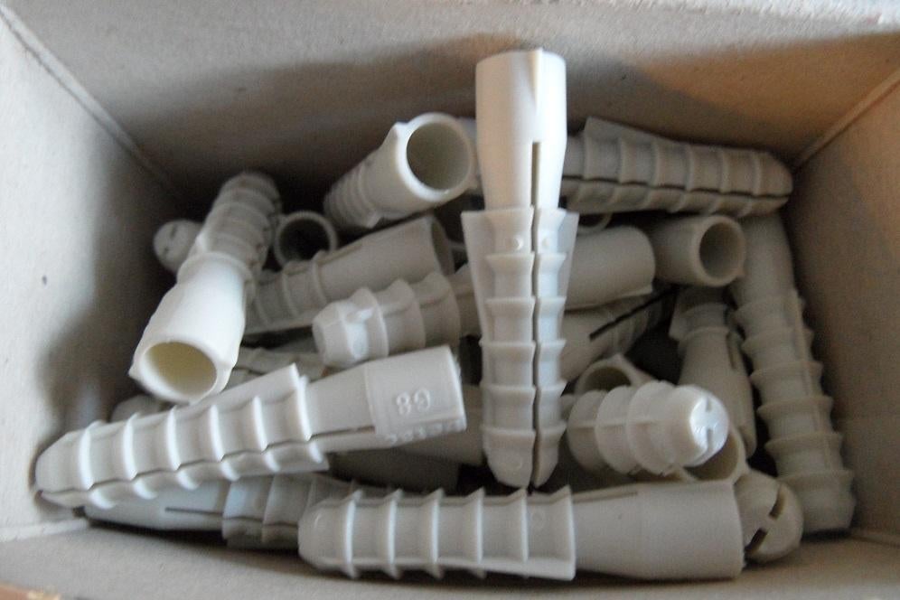 143 doosjes Nylon pluggen 8mm á 100 stuks, Doe-het-zelf en Verbouw, Hout en Planken, Minder dan 25 mm, Overige typen, Nieuw, Ophalen of Verzenden