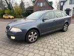 Skoda Octavia 1.6 FSI Isofix trekh acc 5 Drs APK inruilkoopj, Auto's, Skoda, Voorwielaandrijving, Parkeersensor, 15 km/l, Gebruikt