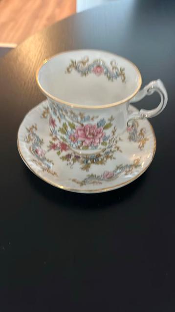 Royal Standard Mandarin kop en schotel beschikbaar voor biedingen