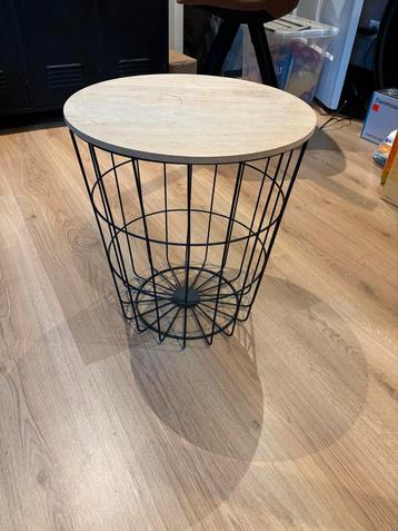 Leuke Mandje Bijzettafel beschikbaar voor biedingen