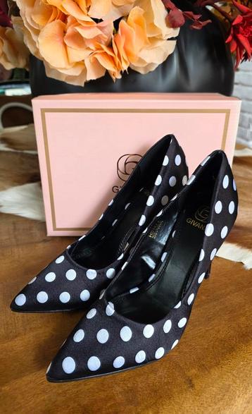 Polkadot pumps, als nieuw! Merk Givana, maat 38 beschikbaar voor biedingen