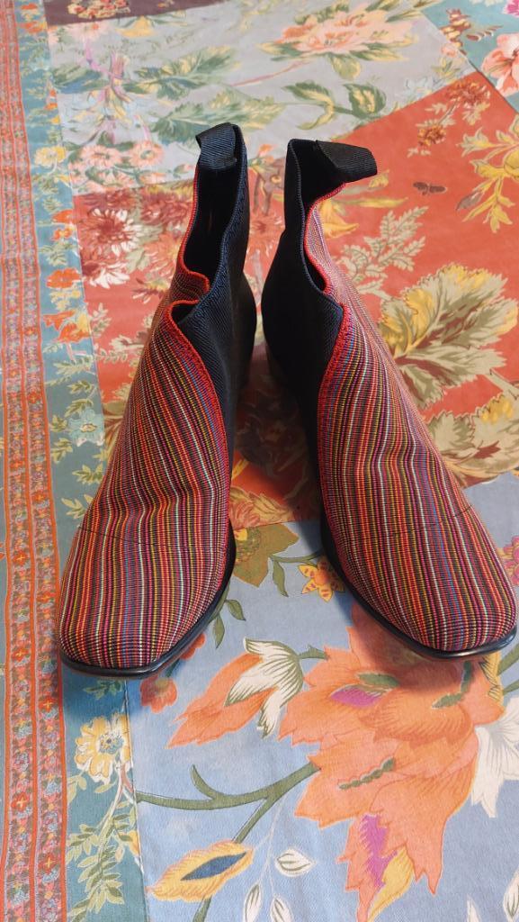 Kleurig gestreepte lage laarsjes maat 42, Kleding | Dames, Schoenen, Nieuw, Lage of Enkellaarzen, Overige kleuren, Ophalen of Verzenden