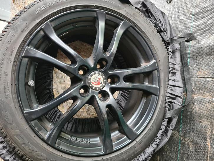 Mercedes zwarte lichtmetalen velgen met winterbanden, Auto-onderdelen, Overige Auto-onderdelen, Gebruikt, Ophalen