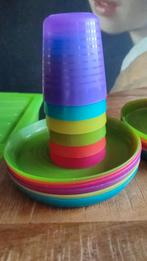 Ikea plastic set bekers en bordjes, Huis en Inrichting, Keuken | Servies, Overige materialen, Gebruikt, Ophalen of Verzenden, Bord(en)