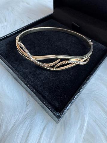 Gouden armband beschikbaar voor biedingen