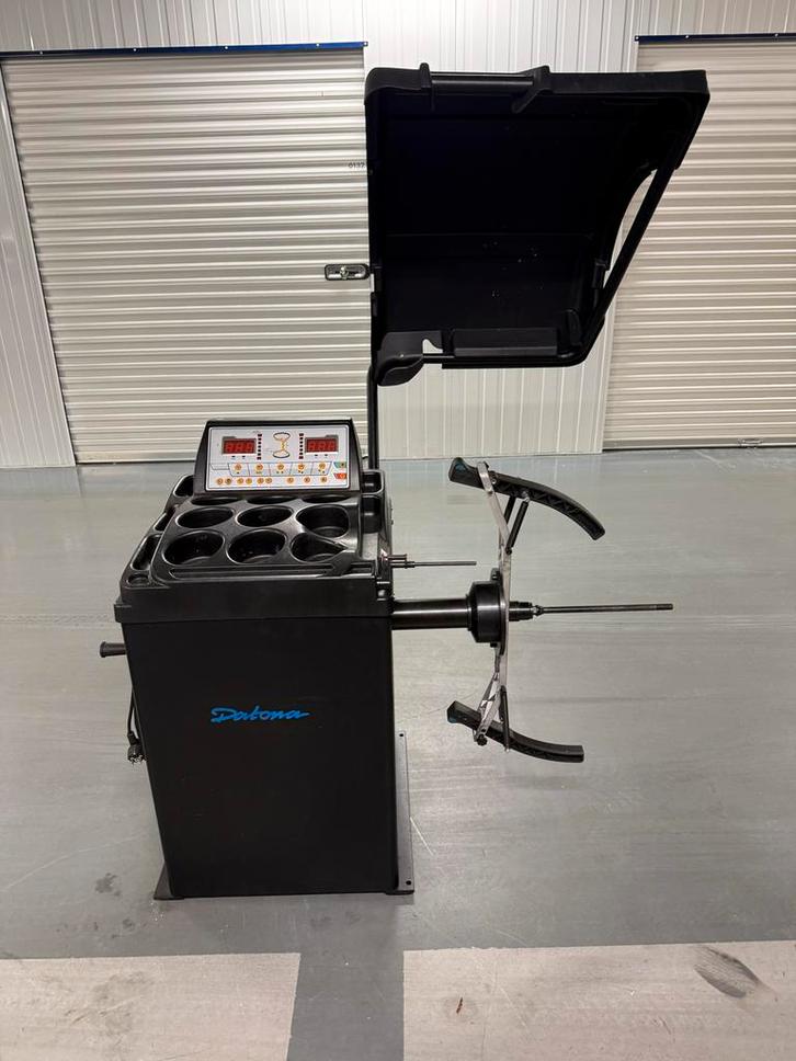 Motorfiets & Autobalanceerapparaat - Zo Goed Als Nieuw!, Zakelijke goederen, Machines en Bouw | Industrie en Techniek, Ophalen of Verzenden