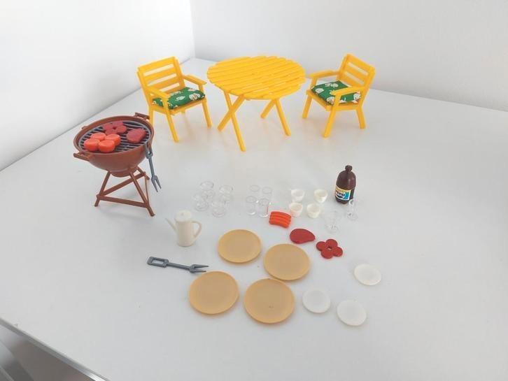 Barbie tuinset + barbeque, Kinderen en Baby's, Speelgoed | Poppen, Gebruikt, Barbie, Ophalen of Verzenden