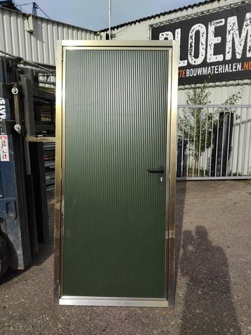 Sandwichpaneel Deuren 93 x 214 cm Staldeuren 2.8 x 3.35 hg beschikbaar voor biedingen