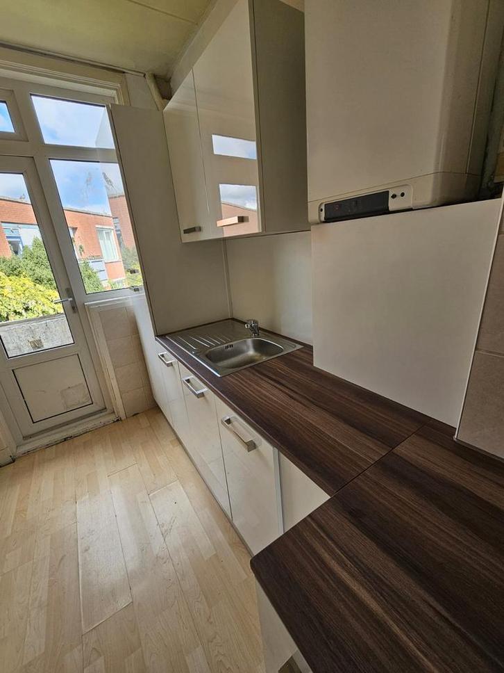 Gloednieuwe en prachtige hoogglans keuken van eind 2025!, Huis en Inrichting, Keuken | Complete keukens, Nieuw, Enkelwandige keuken