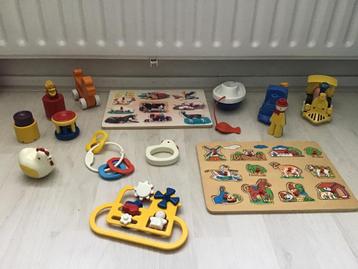 baby- peuter speelgoed  retro uit de jaren 70 en  80  +.  beschikbaar voor biedingen