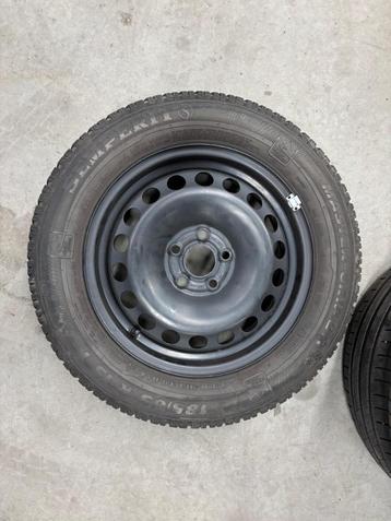 Wielenset Volkswagen met Semperit banden 185/65R15 T beschikbaar voor biedingen