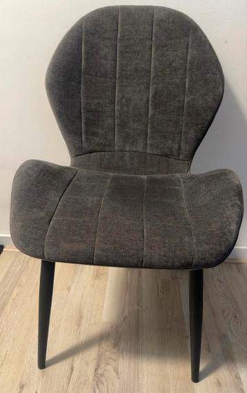 Set van 2 comfortabele stoelen beschikbaar voor biedingen