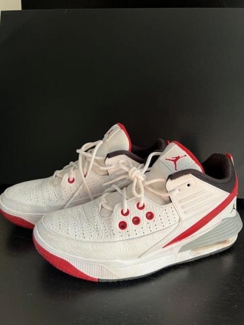 Nike Jordan Max Aura 5 schoenen, maat 8 = maat 41, Kleding | Heren, Schoenen, Zo goed als nieuw, Sneakers of Gympen, Overige kleuren