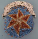 Antieke Hollandse kralenbeurs aan zilveren beugel
Folklore, Ophalen of Verzenden