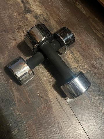 2x 4kg - Dumbellset beschikbaar voor biedingen