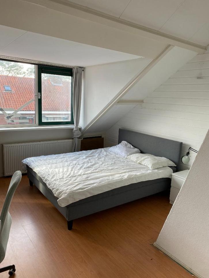 Room available 1 OCT - Den Haag - Students only, Huizen en Kamers, Kamers te huur, Den Haag, 20 tot 35 m²