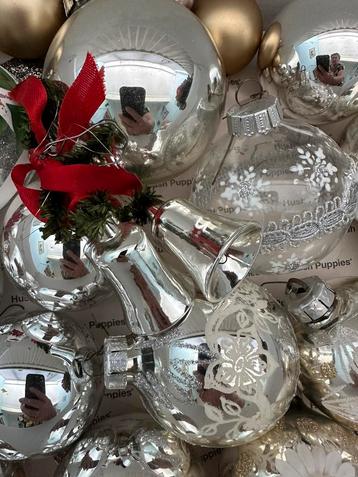 Doos vol Kerstballen 20 stuks (glas) beschikbaar voor biedingen
