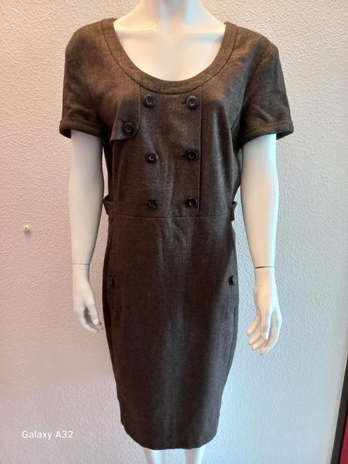 Knielange jurk van Vanilia, maat 40, Kleding | Dames, Jurken, Zo goed als nieuw, Maat 38/40 (M), Zwart, Knielengte, Ophalen of Verzenden