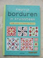 NIEUWSTAAT Boek Kleurrijk BORDUREN in KRUISSTEEK Deltas 2014, Boeken, Ophalen of Verzenden, Zo goed als nieuw, Aurelle et al.