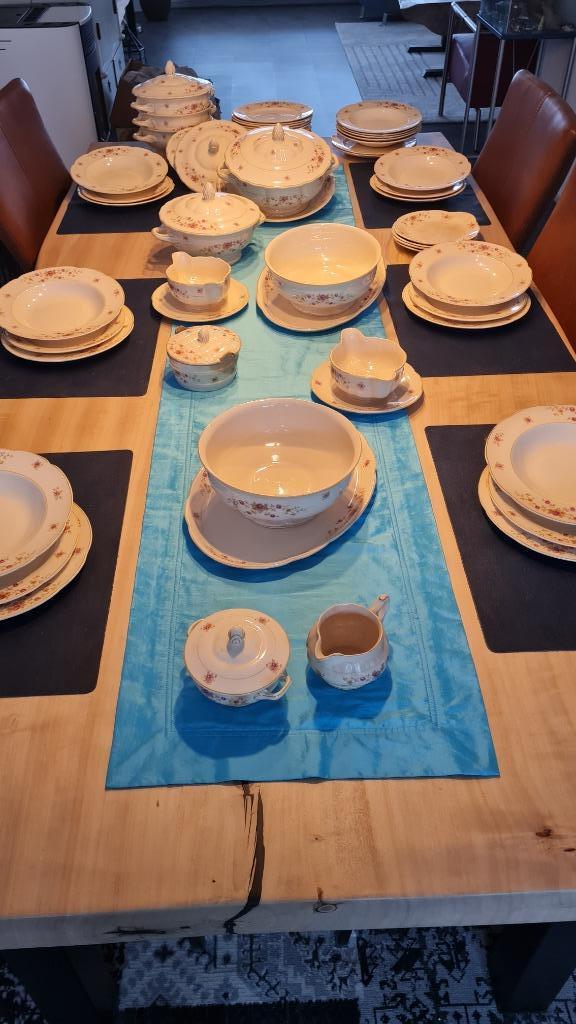 Servies Old Roses red, Antiek en Kunst, Antiek | Servies los, Ophalen