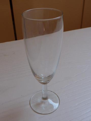 Champagneglas / Flute beschikbaar voor biedingen