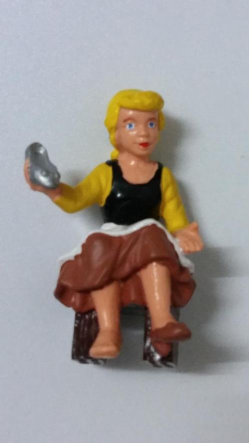 Assepoester Disney Bullyland tekenfilm pvc figuur, Verzamelen, Poppetjes en Figuurtjes, Gebruikt, Verzenden