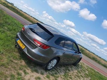 Seat Leon 1.6 TDI 81KW ST 2014 Grijs beschikbaar voor biedingen