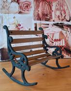 Gietijzeren schommel poppenbank met houten latten, Ophalen of Verzenden, Zo goed als nieuw, Overige typen