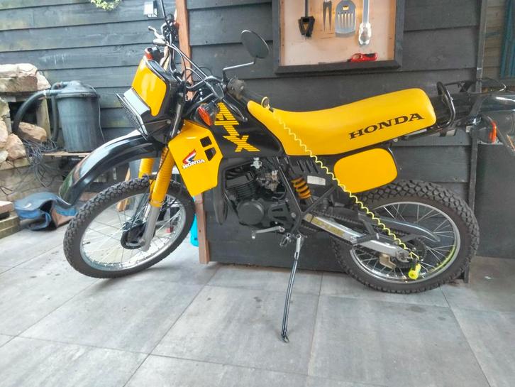 Hele nette chromenvoorvelg gezocht., Fietsen en Brommers, Brommers | Crossbrommers, Zo goed als nieuw, Honda, Ophalen of Verzenden