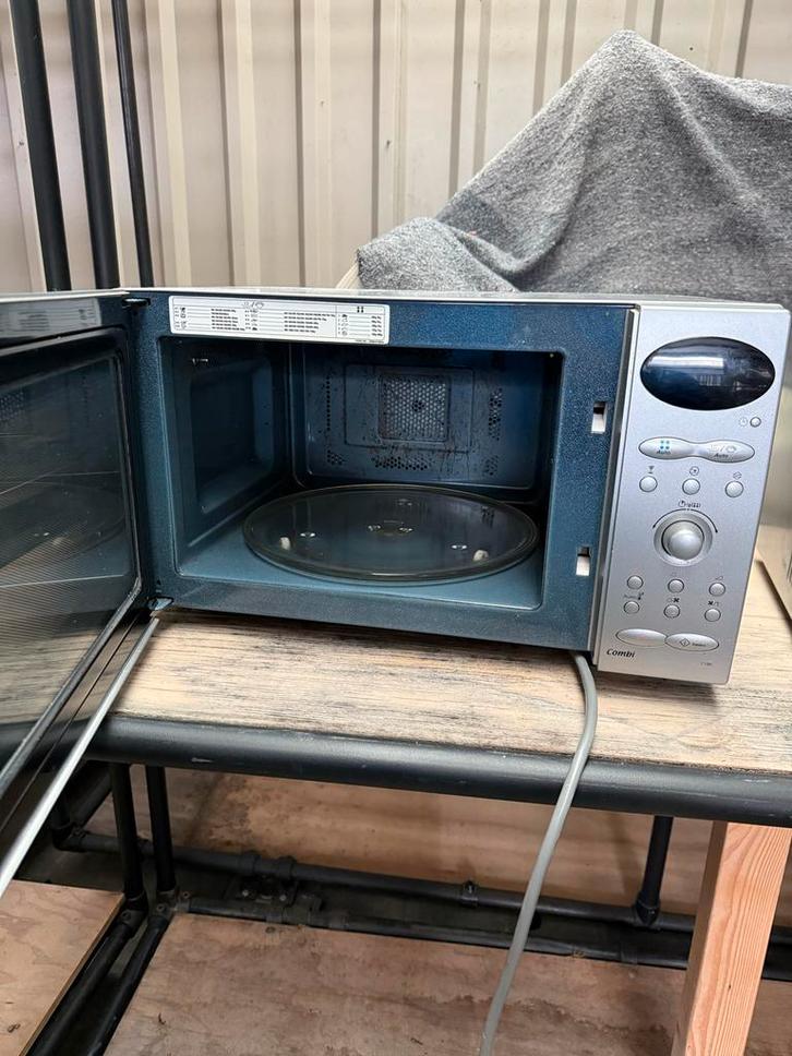 Gebruikte Magnetron - Combi C100, Witgoed en Apparatuur, Magnetrons, Gebruikt, Vrijstaand, Combimagnetron, 45 tot 60 cm, Grill