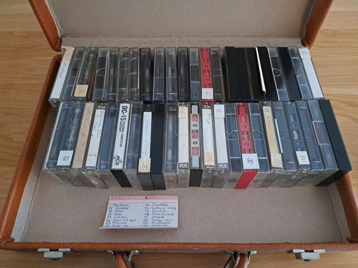 Commodore 64 Cassettes in Koffer - Vintage Games, Verzamelen, Retro, Ophalen