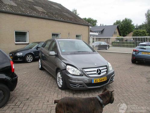 Mercedes-Benz B-Klasse 180 Busines CL Aut (bj 2010), Auto diversen, Schadeauto's, Mercedes-Benz, Automaat, Benzine, MPV, Zilver of Grijs