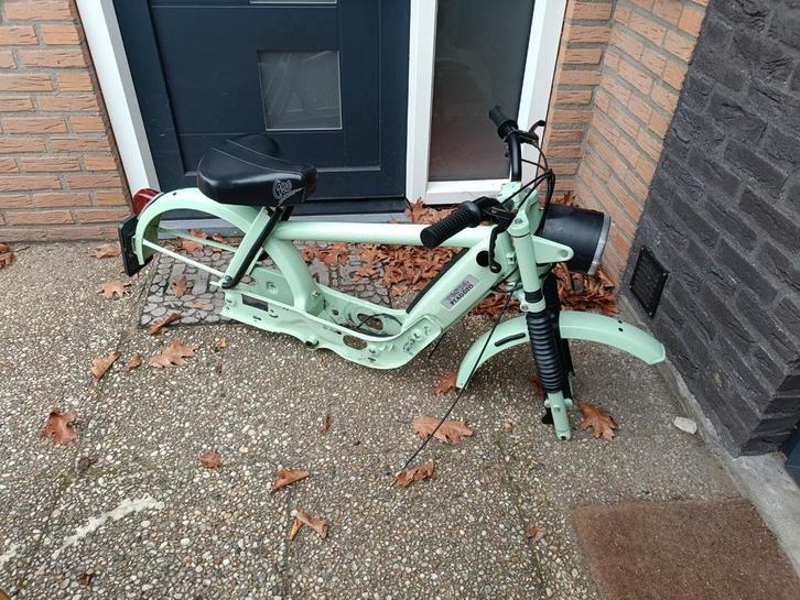 Vespa Piaggio ciao frame geel kenteken brom 45kmh, Fietsen en Brommers, Brommers | Puch, Overige modellen, Ophalen