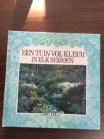 Boek Een Tuin volkleur in elk seizoen John Kelly Tuinieren p, Verzenden, Zo goed als nieuw, Tuinieren en Tuinplanten