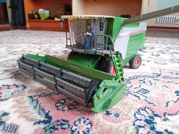 Siku combine beschikbaar voor biedingen