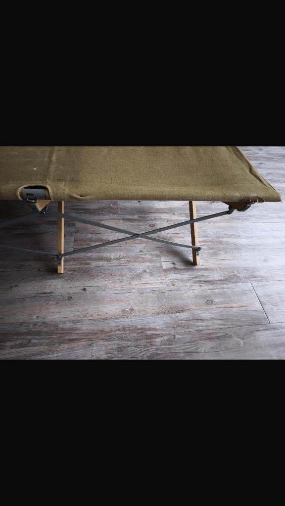 Oldschool legerbed - groen en stevig, Caravans en Kamperen, Kampeeraccessoires, Gebruikt, Ophalen of Verzenden