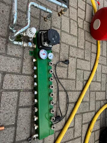 Verdeler vloerverwarming beschikbaar voor biedingen