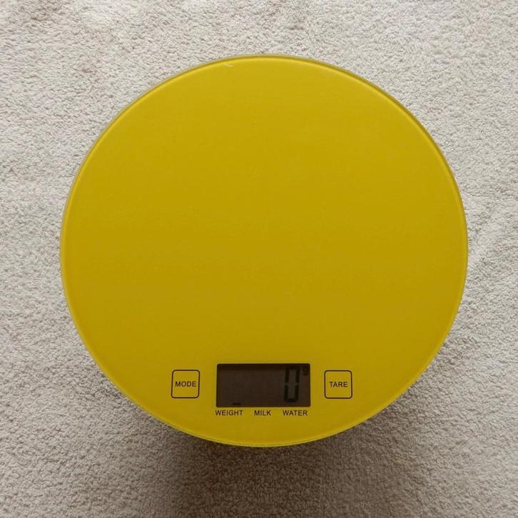 keukenweegschaal rond geel glas doorsnede 21 cm, Huis en Inrichting, Keuken | Keukenbenodigdheden, Zo goed als nieuw, Ophalen