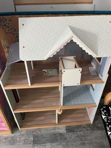 Houten poppenhuis – 3 verdiepingen + balkon & trap!  beschikbaar voor biedingen