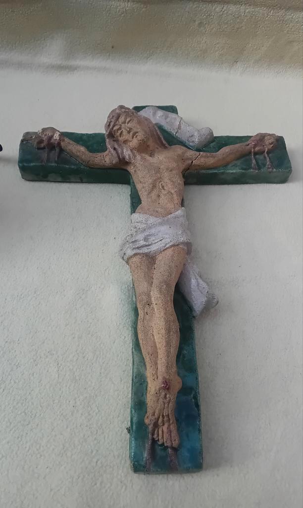 Vintage Kruisbeeld Keramiek/Steen, Antiek en Kunst, Antiek | Religie, Ophalen of Verzenden