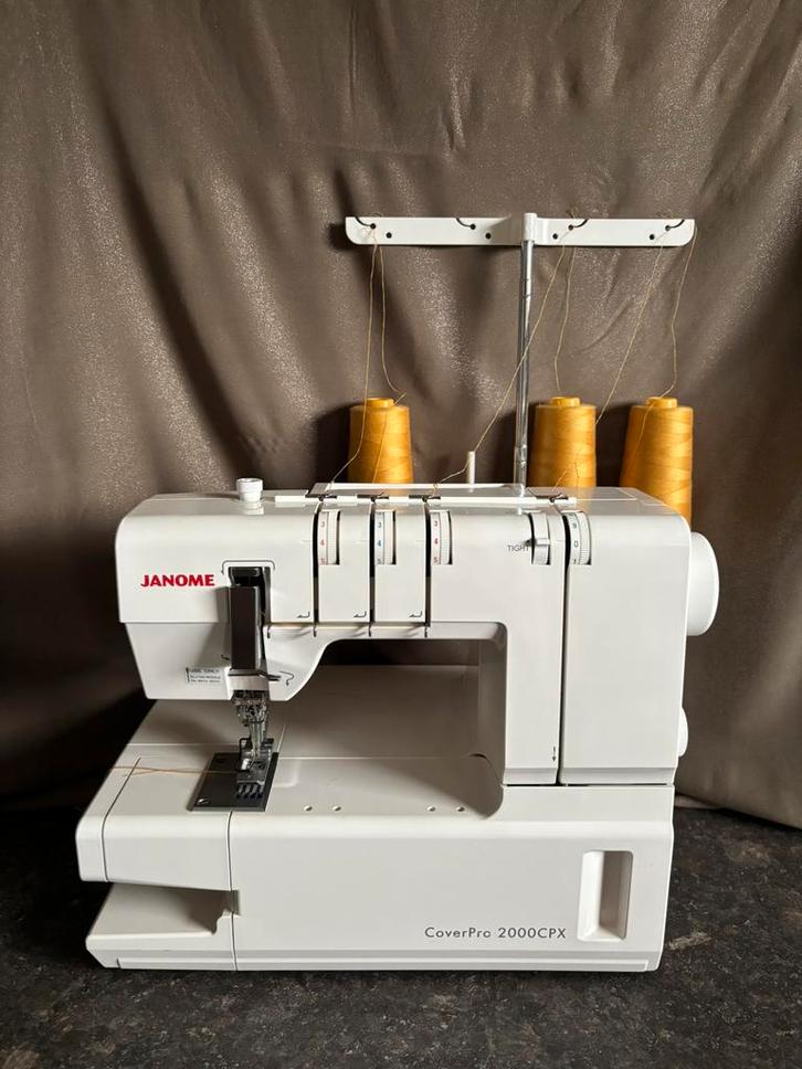 Janome coverlock 2000cpx, Hobby en Vrije tijd, Naaimachines en Toebehoren, Zo goed als nieuw, Lockmachine, Janome, Ophalen