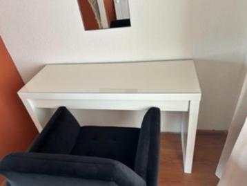 Ikea MALM kaptafel wit – met glasplaat – €50 beschikbaar voor biedingen