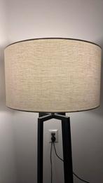 Vloerlamp zwart metaal beige kap, Ophalen of Verzenden, Zo goed als nieuw, Metaal, 150 tot 200 cm