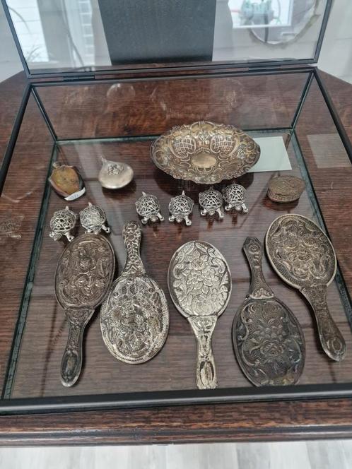 Set diverse zilveren objecten, inclusief vitrine., Antiek en Kunst, Antiek | Goud en Zilver, Ophalen of Verzenden