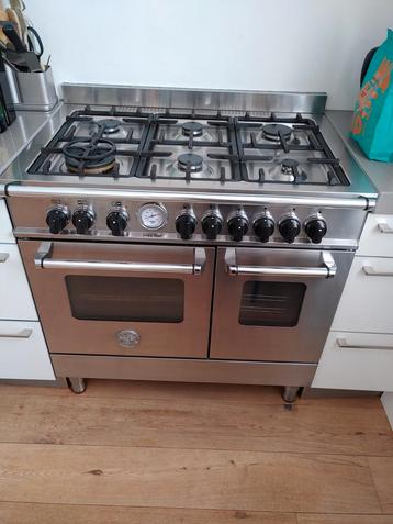 Bertazzoni Fornuis met Dubbele Oven beschikbaar voor biedingen