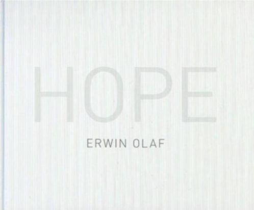 Erwin Olaf Rain/Hope, Boeken, Kunst en Cultuur | Fotografie en Design, Zo goed als nieuw, Fotografen, Ophalen of Verzenden