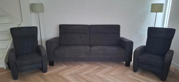 Bankstel en 2 verstelbare stoelen beschikbaar voor biedingen