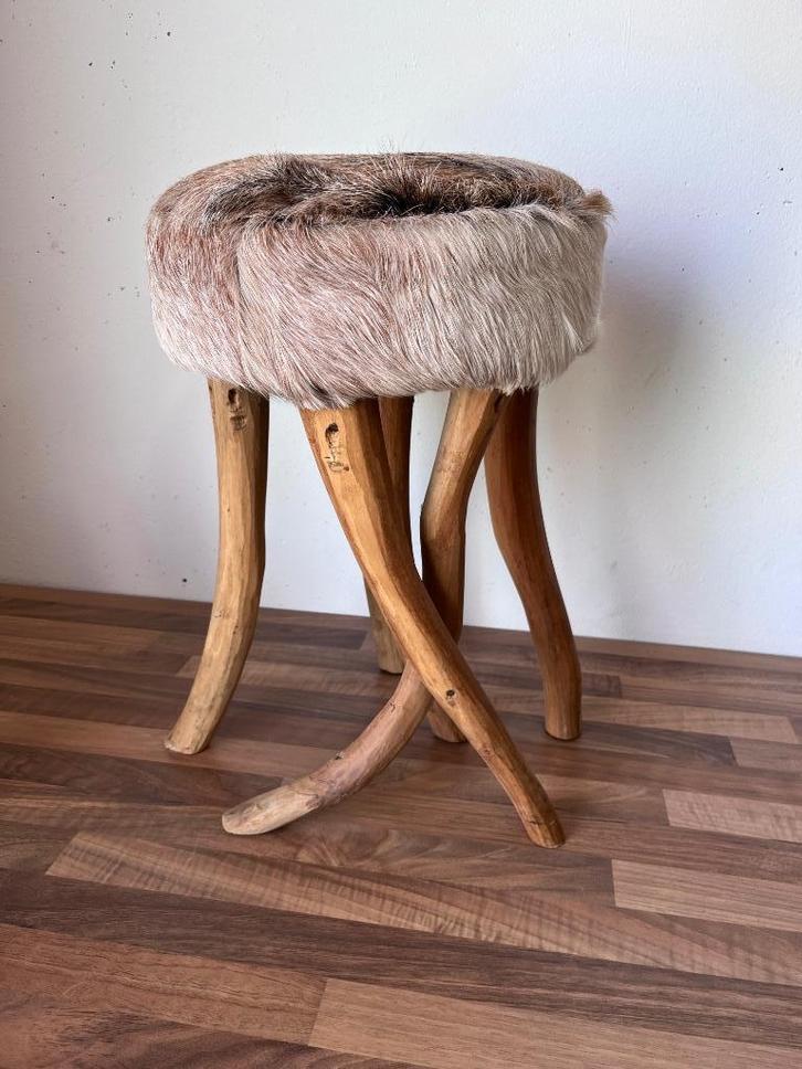 Krukje met geitenvacht, Huis en Inrichting, Krukjes, Hout, Ophalen