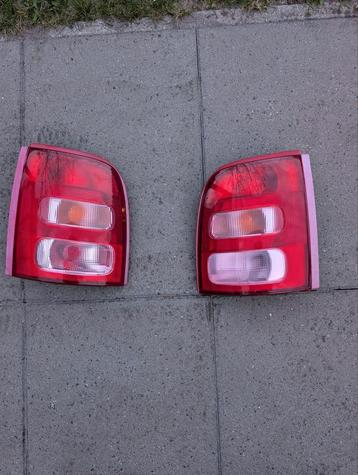Micra k11 achterlichten  beschikbaar voor biedingen