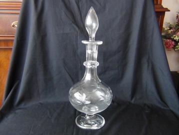 Antiek kristallen wijnkaraf O8  + losse stolp beschikbaar voor biedingen